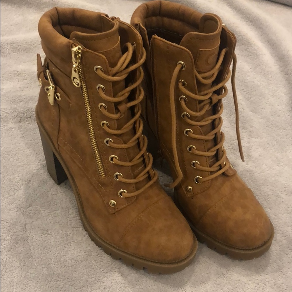 Guess Tan suede ankle boots